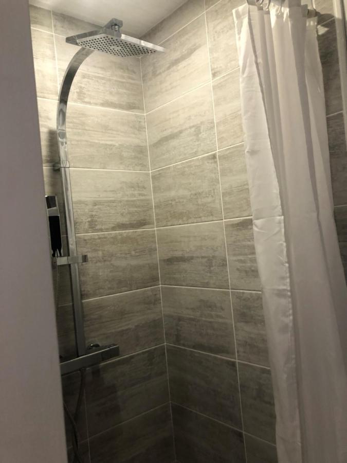 Grande Chambre Familiale Jaune Tout Bonnement Bien Putot-en-Auge Eksteriør billede