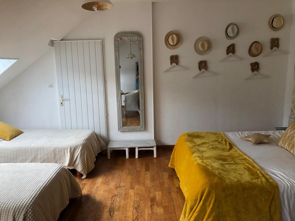 Grande Chambre Familiale Jaune Tout Bonnement Bien Putot-en-Auge Eksteriør billede