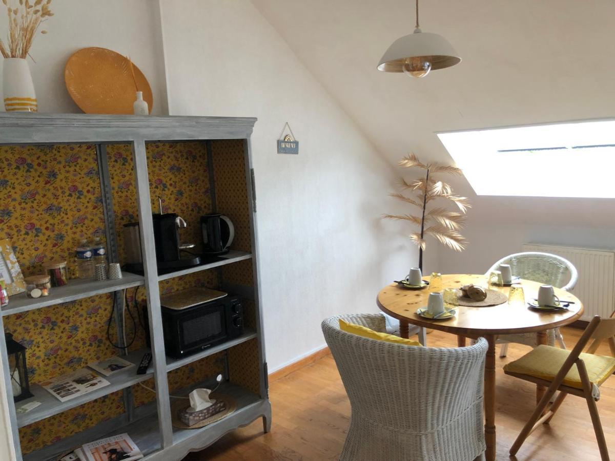Grande Chambre Familiale Jaune Tout Bonnement Bien Putot-en-Auge Eksteriør billede