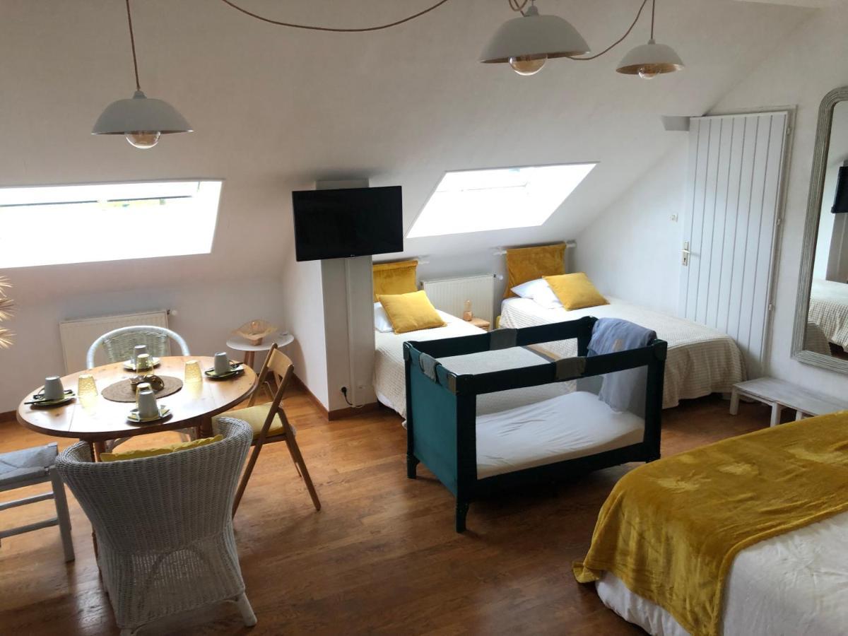 Grande Chambre Familiale Jaune Tout Bonnement Bien Putot-en-Auge Eksteriør billede